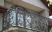 Кованый балкон из металла под ключ.