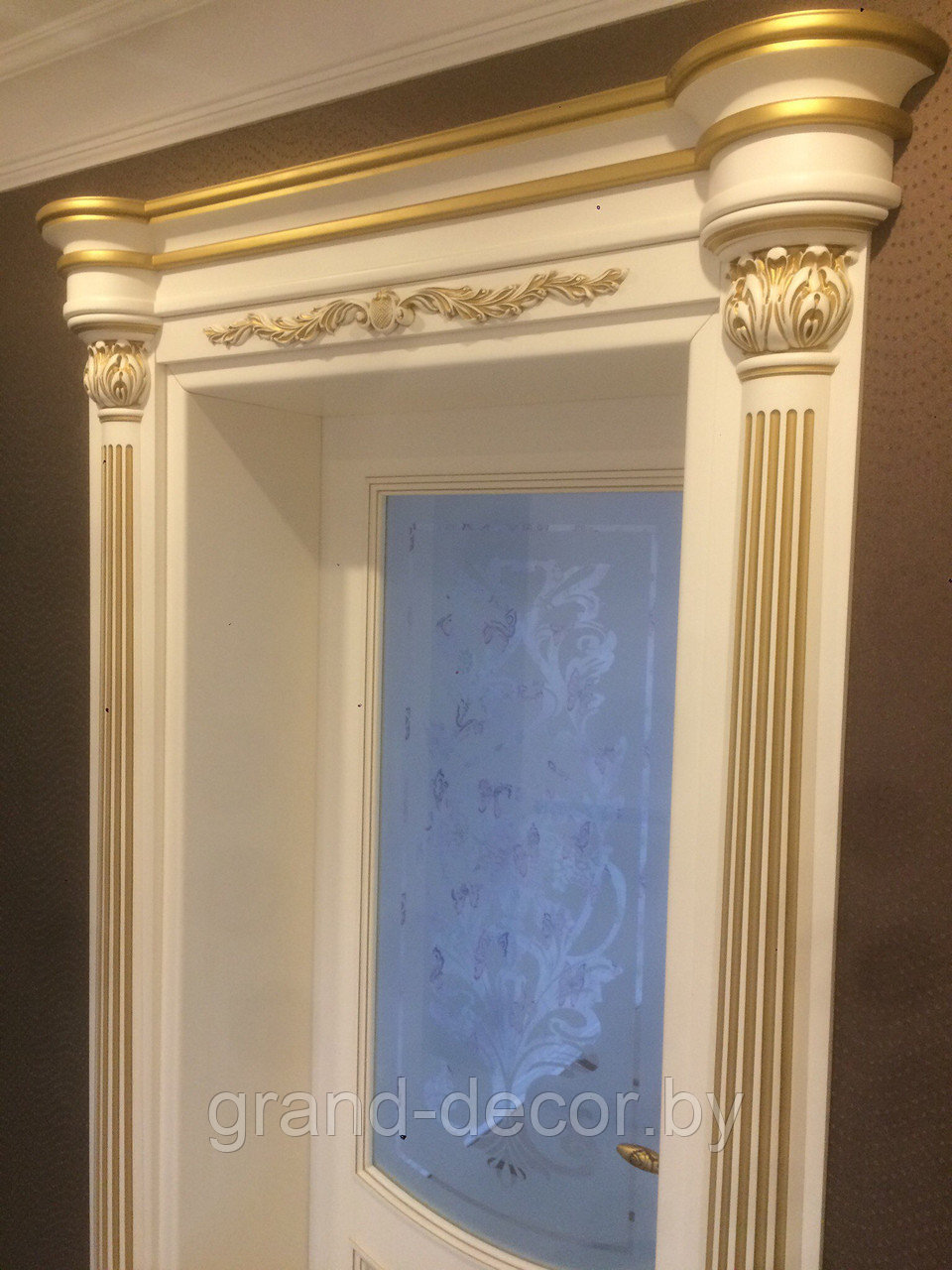 Покраска межкомнатных дверей из МДФ с эффектом золота - фото 3 - id-p61368045