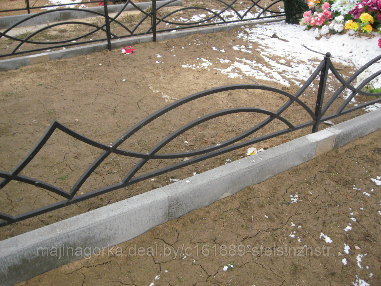 Изготовление и установка ограды в местах захоронения - фото 1 - id-p61854158