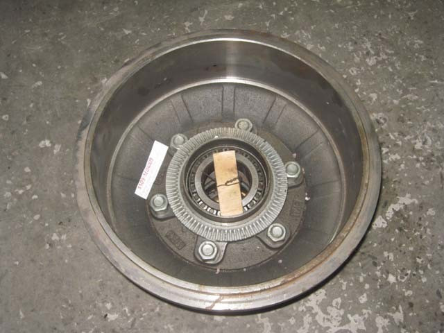 Выбиваю отломанные шпильки ступицы на ГАЗ 3309 - YouTube