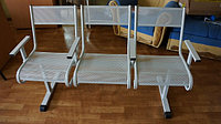 Скамейка металлическая АНТИВАНДАЛЬНАЯ с перфорированным сиденьем трехсекционная, фото 1