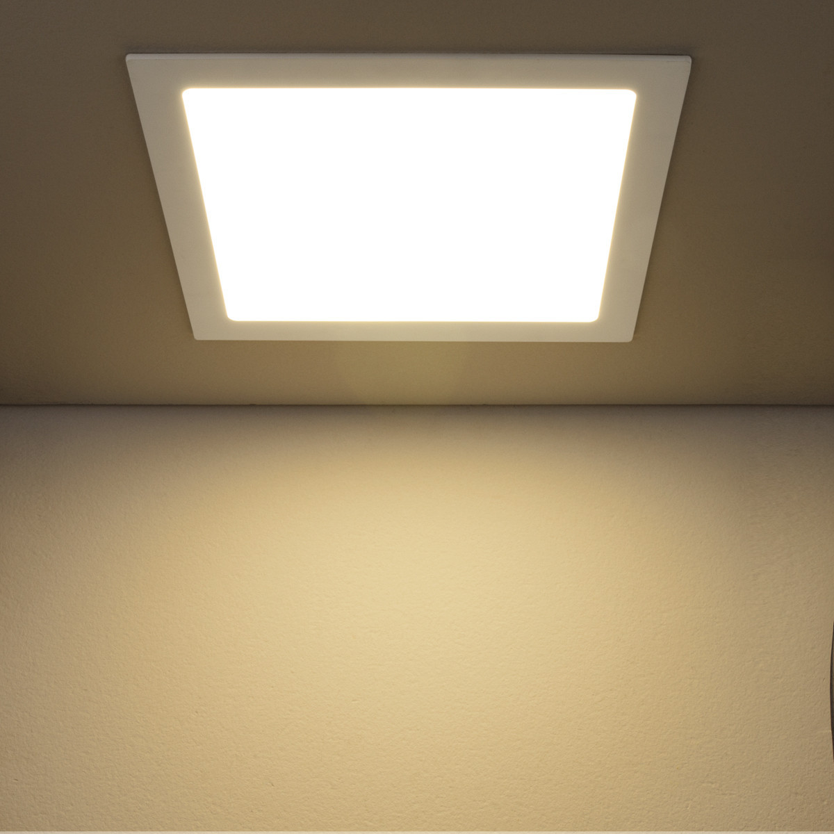 Встраиваемый потолочный светодиодный светильник DLS003 24W 4200K - фото 1 - id-p62523047