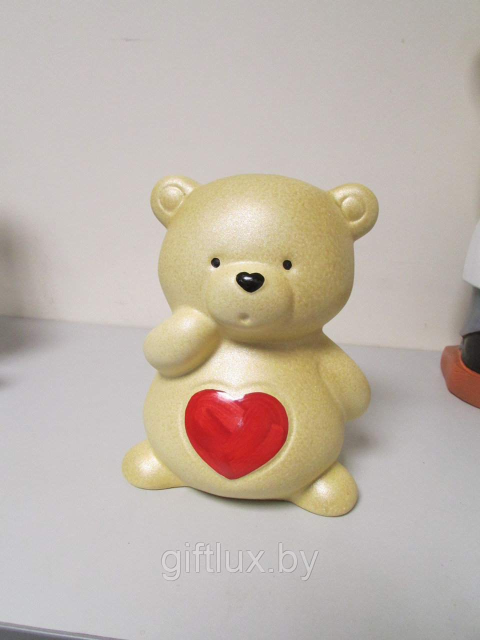 Сувенир-копилка Медвежонок с сердцем, гипс, 14*17 см