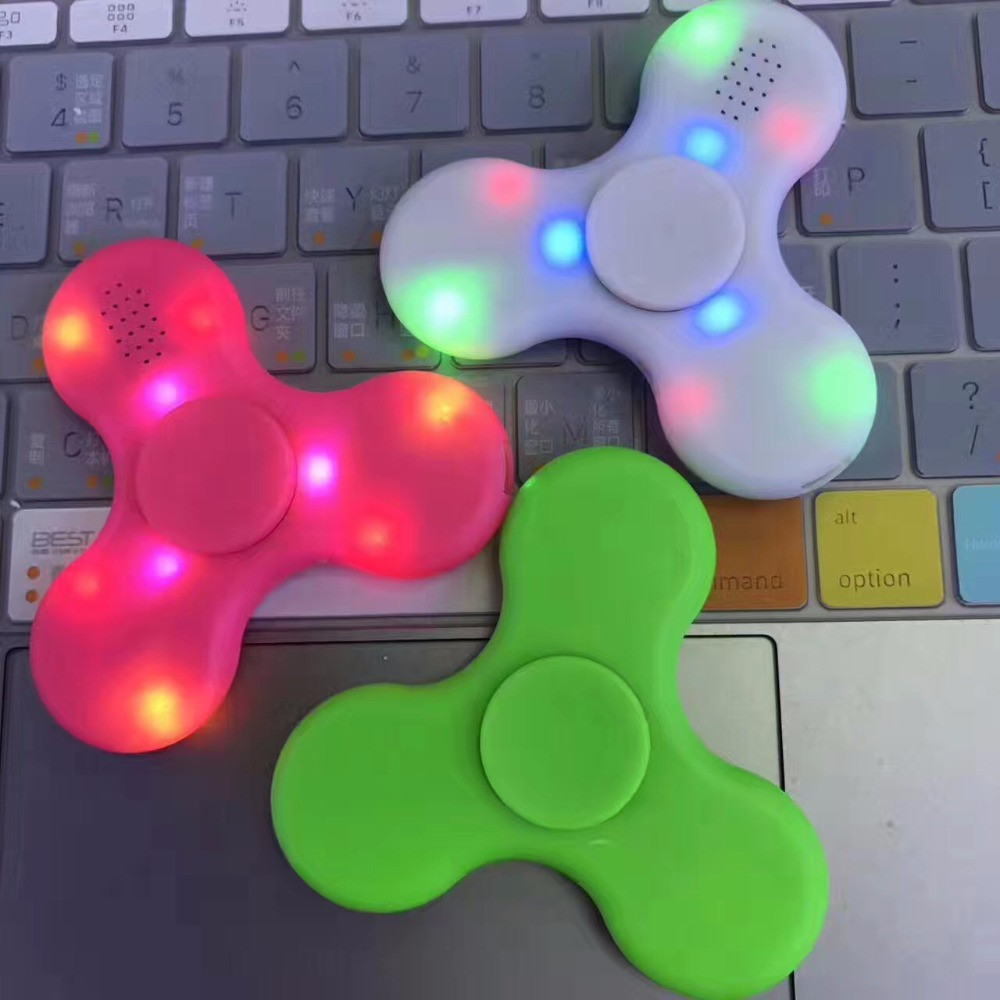 Спиннер для рук LED Lights Fidget Spinner with USB Charge Bluetooth Speaker - фото 3 - id-p64355046