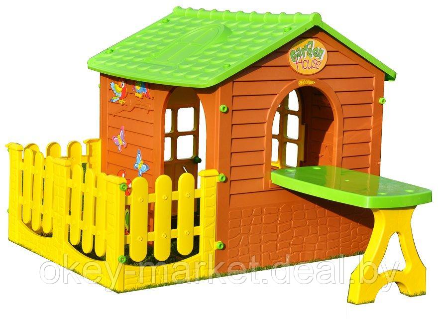 Детский игровой домик Mochtoys 11048 со столиком и забором - фото 1 - id-p42867466