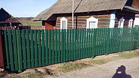 Забор из двухстороннего штакетника,заполнение с лицевой стороны, ворота 3.5 метра и калитка. Высота забора 1.5 метра. Расстояние между штакетником-2 см.