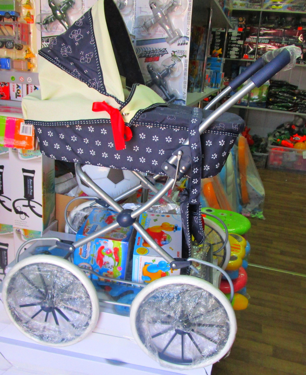 Детская игрушечная коляска со съемной сумкой для куклы серии Royal - фото 2 - id-p65658614