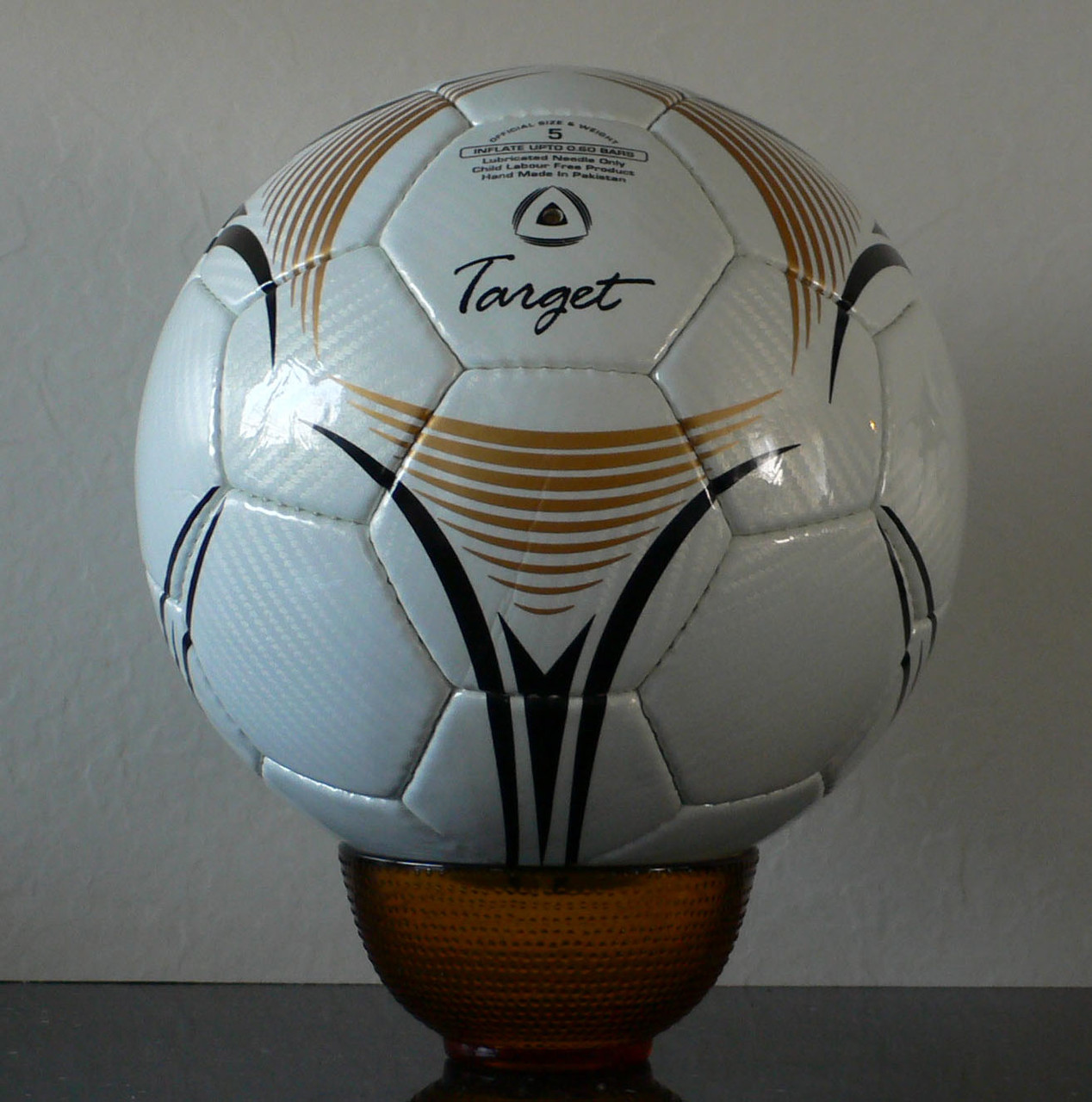 Футбольные мячи EXCALIBUR Футбольный мяч Target Design 2 - фото 1 - id-p65868906