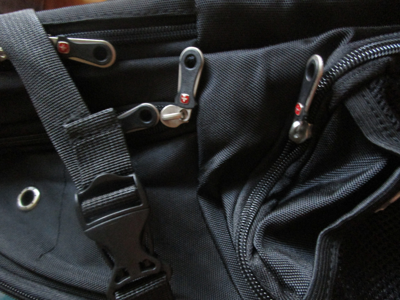 Рюкзак SwissGear с audio выходом для наушников,черный - фото 8 - id-p65889776