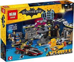 Бэтмен 07052 Нападение на Бэтпещеру (аналог Lego Batman 70909)