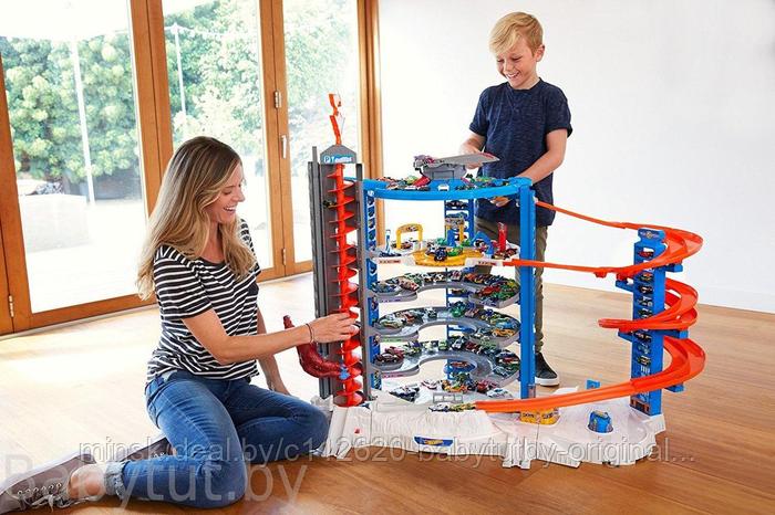 hot wheels tower with gorilla