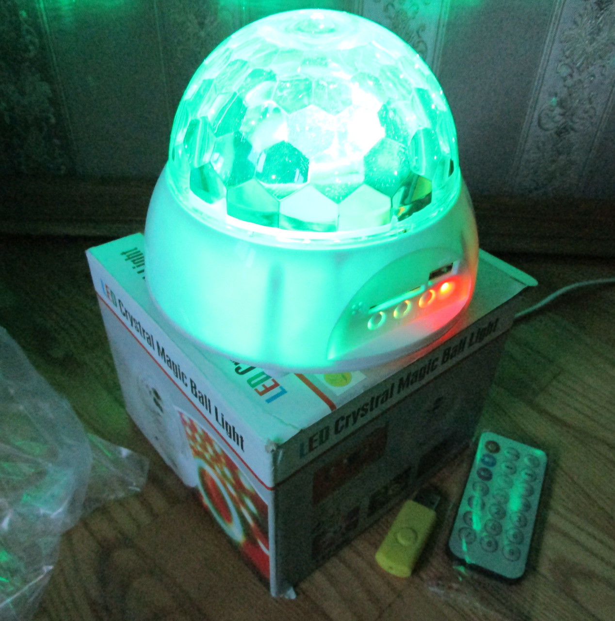 Аккум. радиоуправ. светодиодный диско-шар LED Crystral Magic Ball Light YF-800 - фото 5 - id-p67031489