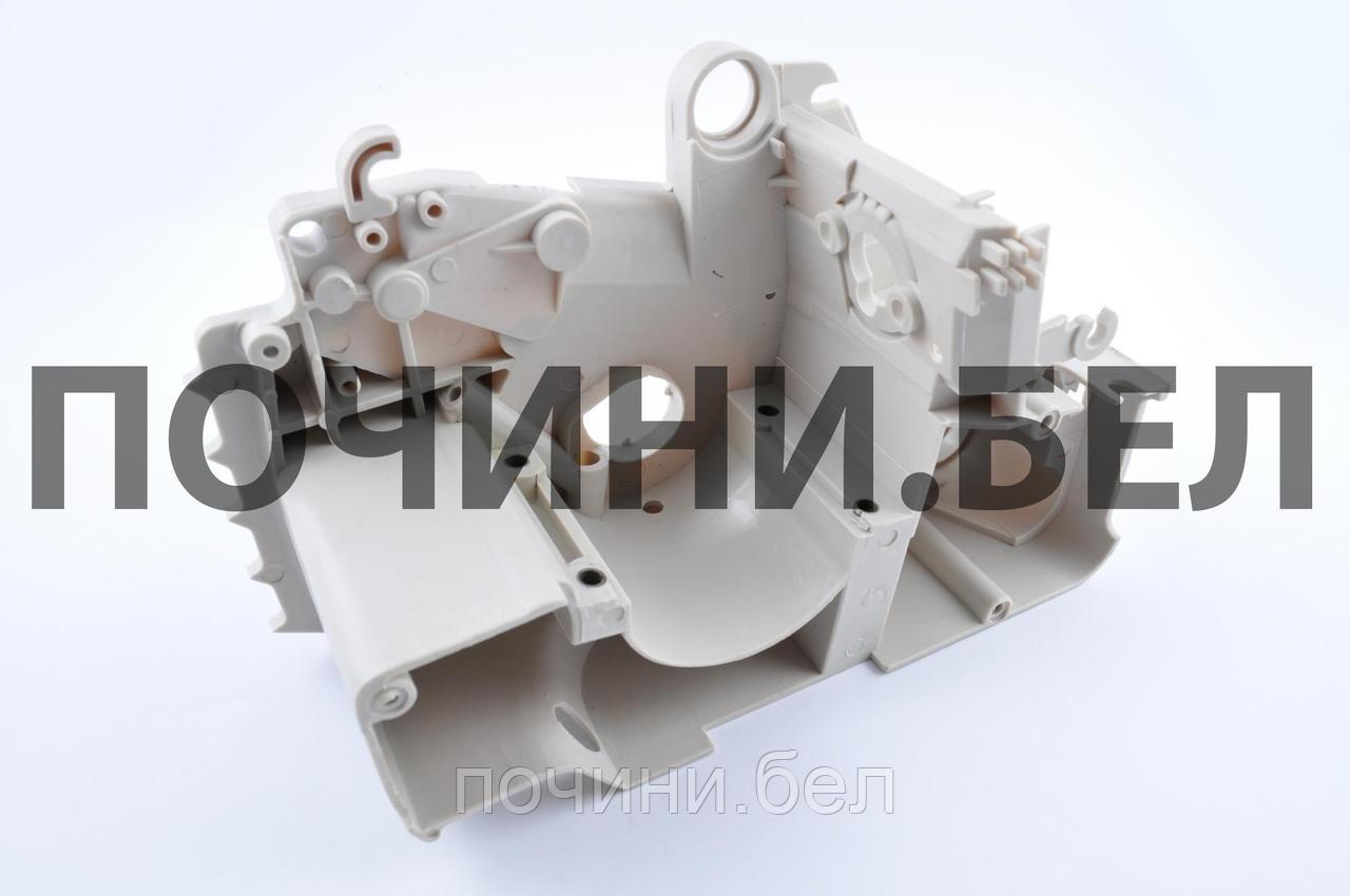 Картер бензопилы Stihl MS180, MS170 017 018 в сборе шпильки, маслонасос + амортизаторы "FORESTER"