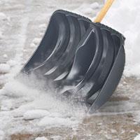 Как выбрать лопату для уборки снега?