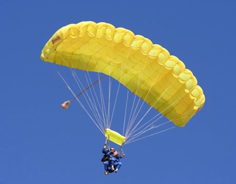Прыжок с парашютом 1300 метров