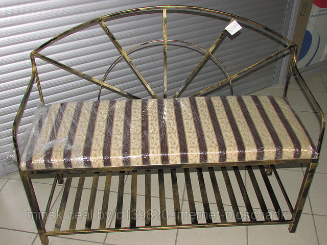 Банкетка - диван кованый  декоративный номер 215 а с полкой 