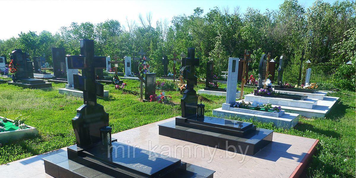Памятники-кресты из Карельского гранита