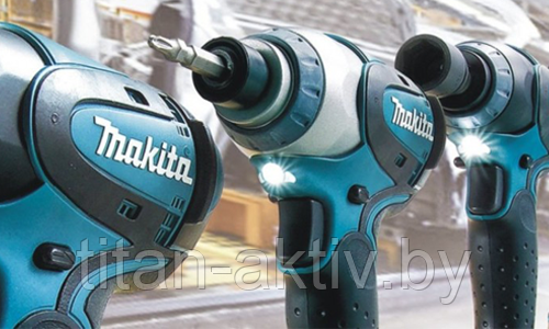 На картинке изображена аккумуляторные шуруповерты Makita