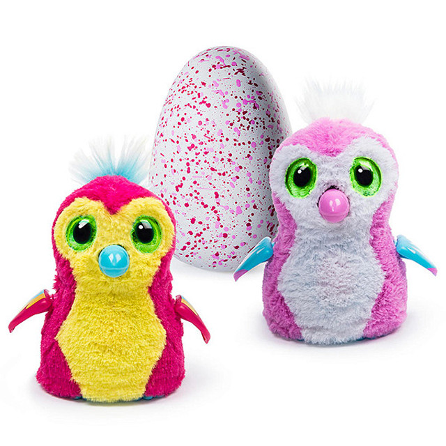 Интерактивная игрушка Hatchimals "Пингвинчик" позволяет не только завести у себя дома такого очаровательного питомца, но и высидеть его из яйца.