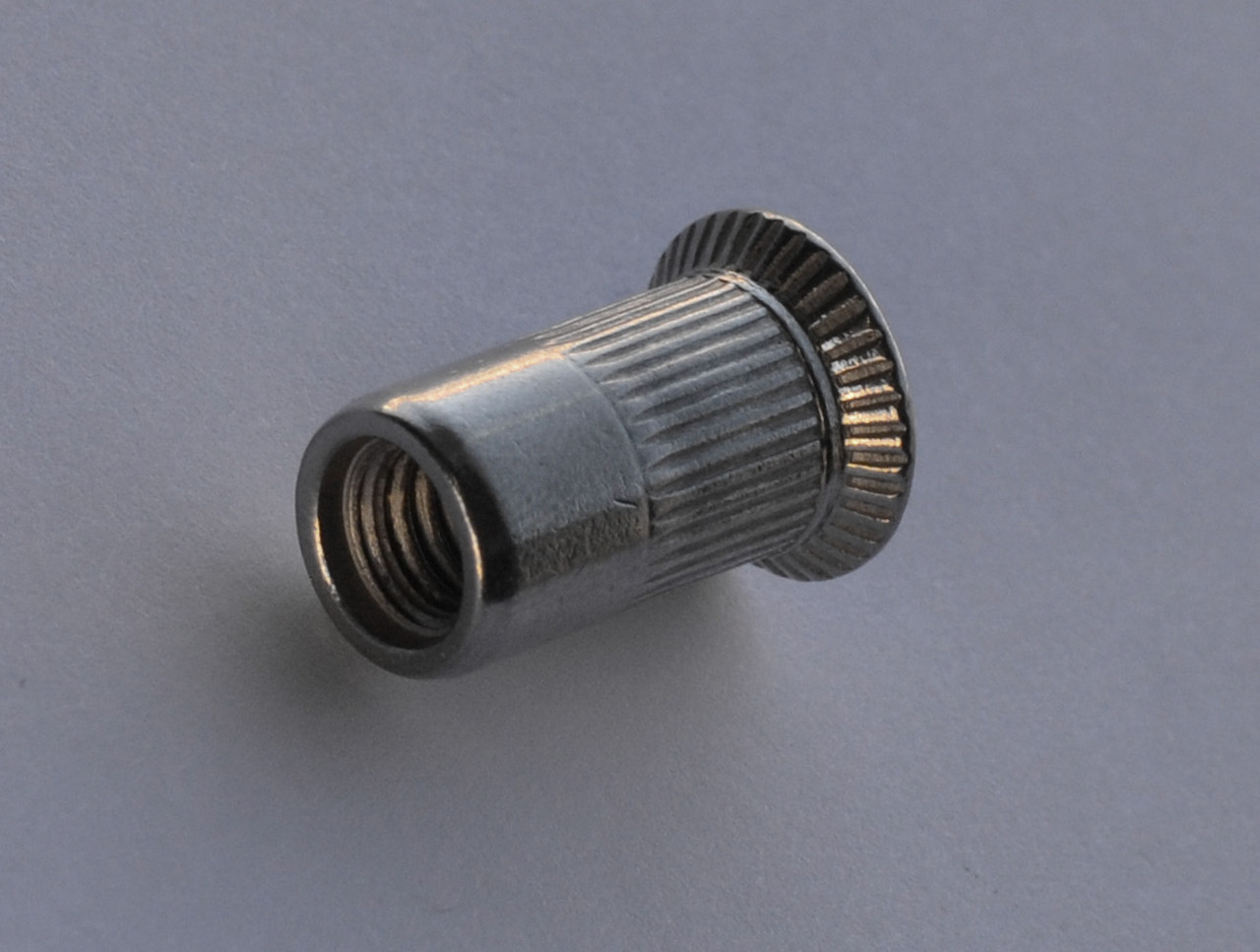 Ws 9316 Резьбовая заклёпка с потайным буртиком M4x11.5