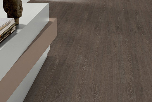 Ламинат Egger Flooring Classic Дуб Кортон чёрный с фаской - фото 6 - id-p68682794