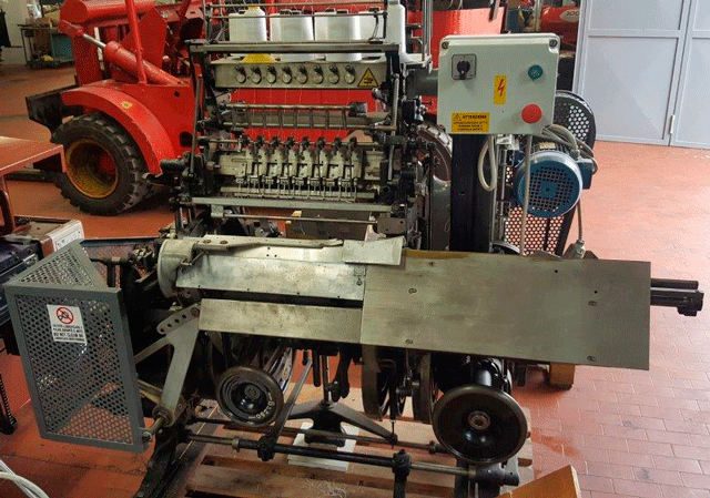 Ниткошвейная машина SMYTH SM14 FRECCIA (Италия) полуавтоматическая - фото 3 - id-p68855661