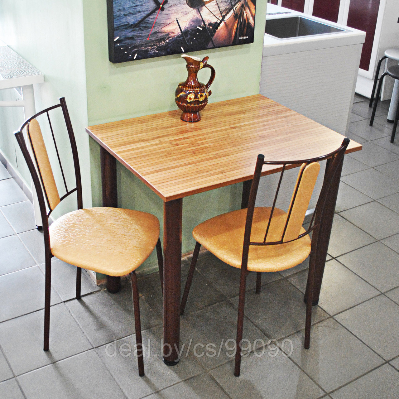 Куфар стол кухонный. Стол кухонный. Небольшой кухонный стол. Кухонные столы и стулья для маленькой кухни. Стол и стулья для маленькой кухни.
