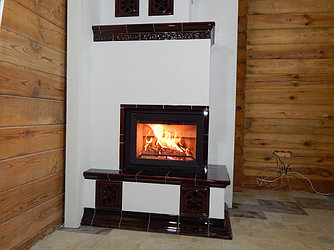 Угловой камин в изразцах Jotul I520