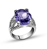 Кольцо с фиолетовым кристаллом