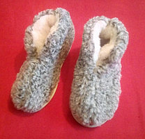 Тапки меховые (Бурки) из шерсти овцы Мериноса НА ПОДОШВЕ!!!