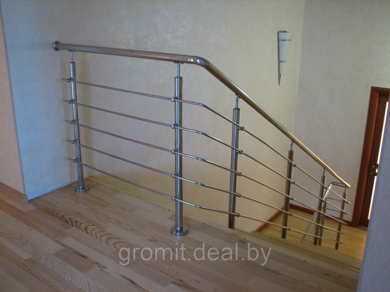 Ограждения лестницы (5 струн) - фото 1 - id-p69963314