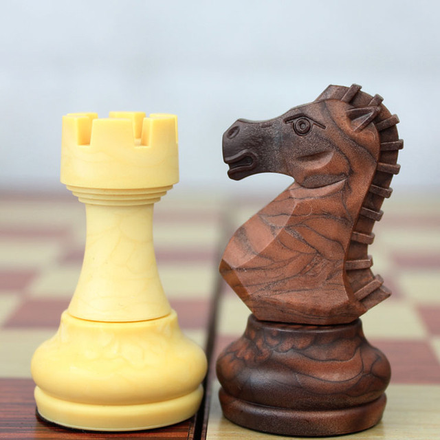 Шахматы – настольная логическая игра, которая соединяет в себе элементы и искусства, и науки, и спорта.