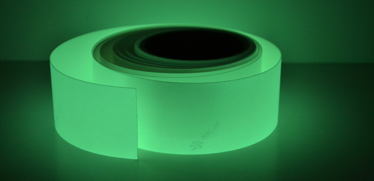 Гладкая фотолюминесцентная лента (светится в темноте) для разметки эвакуационных выходов Glow in the Dark Perm