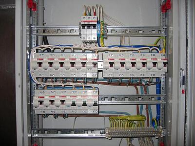 Монтаж систем электроснабжения и освещения