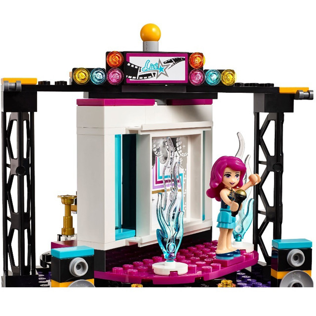 Подружись с жителями мегаполиса вместе с персонажами Lego Friends!