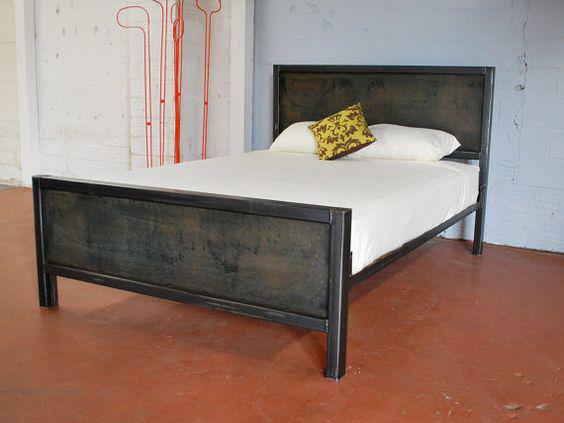 Кровать в стиле лофт