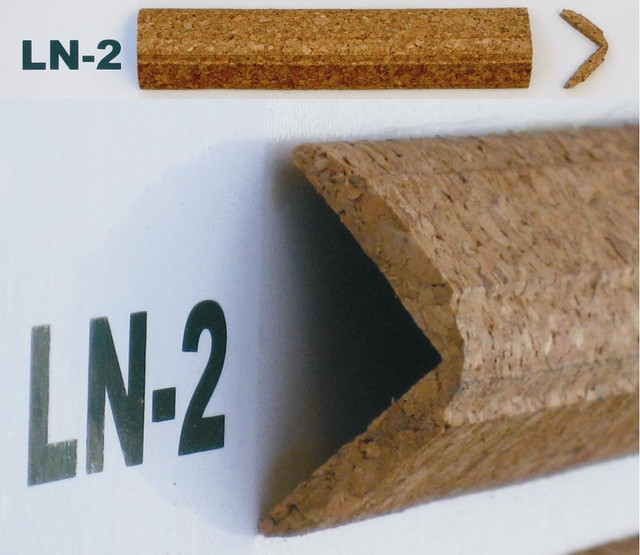 Пробковый профиль LN-2 наружный угол (Польша)