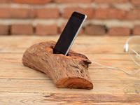 Подставка под телефон или смартфон из дерева
